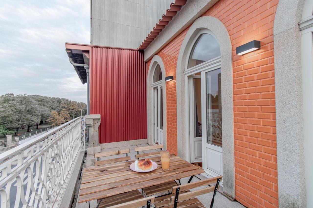 Sweet Studio Apartment W/ Big Balcony By Lovelystay Porto Exteriér fotografie