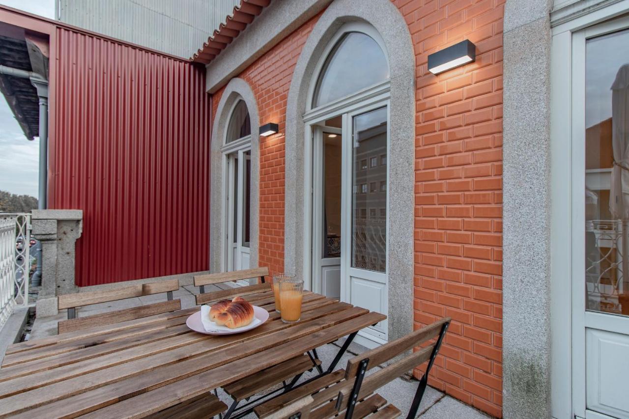 Sweet Studio Apartment W/ Big Balcony By Lovelystay Porto Exteriér fotografie