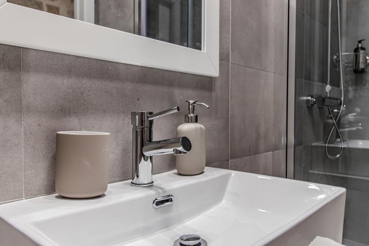 Sweet Studio Apartment W/ Big Balcony By Lovelystay Porto Exteriér fotografie